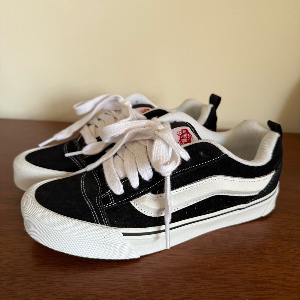 NWOT Vans Knu Skool Sneakers